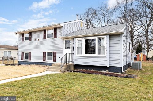 205 Katherine Ave, West Deptford, NJ 08093-2027