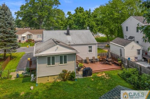 23 Victory Pl, East Brunswick NJ  08816-2232 exterior