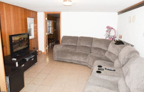 10 Augustus St, Bloomfield NJ  07003-3704 exterior