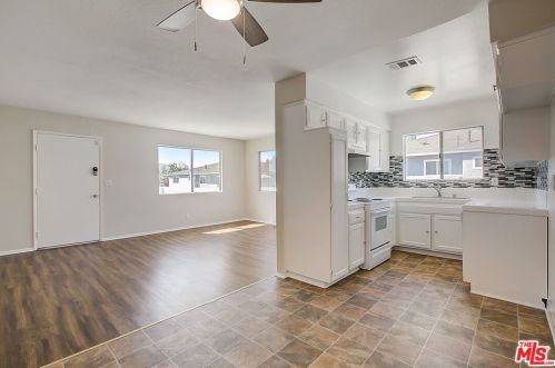 20707 Dot St, Santa Clarita CA  91350-2001 exterior