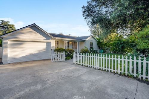 11814 Hesby St, North Hollywood CA  91607-3218 exterior