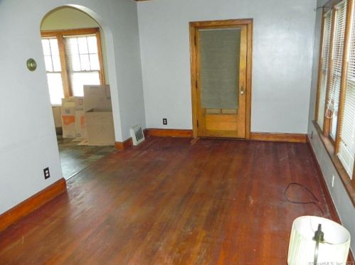 8 Lockwood Ln, Norwalk CT  06851-5818 exterior