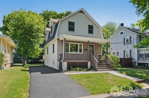 703 Dunellen Ave, Green Brook, NJ 08812-1028