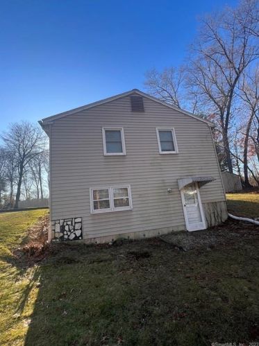 12 Half Acre Dr, Farmington, CT 06032-3018