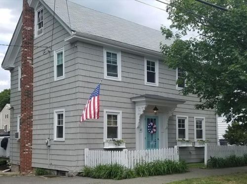 121 Holten St, Danvers MA  01923-2661 exterior