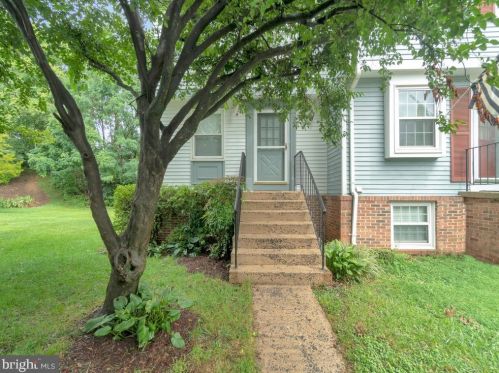 2816 New Providence Ct, Falls Church, VA 22042-4432