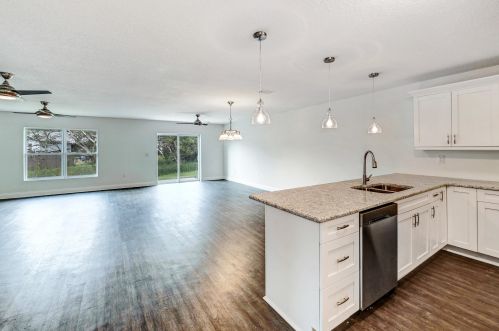 516 L M Davey Ln, Titusville, FL 32780-7270
