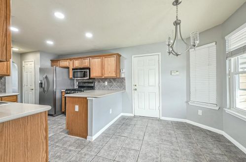 421 Spencer Lndg Ln, Morgans Point TX  77571-9147 exterior