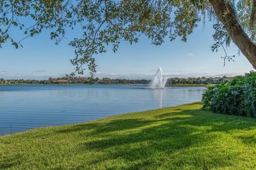 15806 Aurora Lake Cir, Wimauma FL  33598-4031 exterior