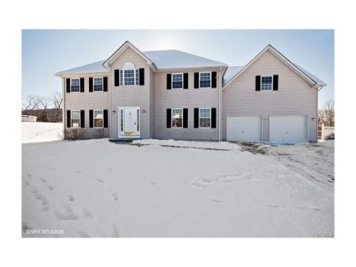 218 Village Dr, Florida, NY 10921-1834