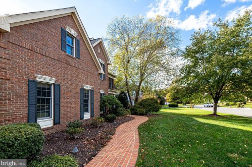 3211 Winter Sun Ter, Herndon VA  20171-1939 exterior