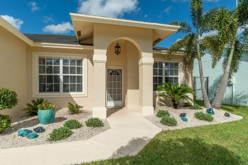 1207 Olympic Cir, West Palm Beach, FL 33413-3030