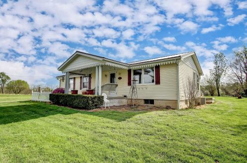 3045 Wayne Ridge Rd, Zanesville OH  43701-8651 exterior