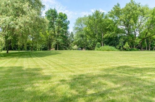 1632 Clover Ln, Thiensville, WI 53092-5440