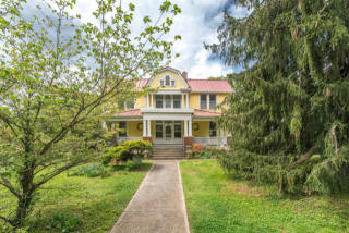 1009 Olive Rd, Knoxville, TN 37934-4928