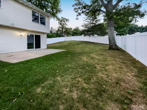 6 Ericson Ave, Helmetta NJ  08828-1107 exterior