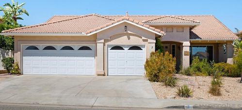 7 Corte Montena, Lake Elsinore, CA 92532-0216