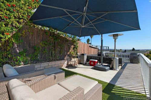 2451 Beryl St, San Diego CA 92109-3401 exterior