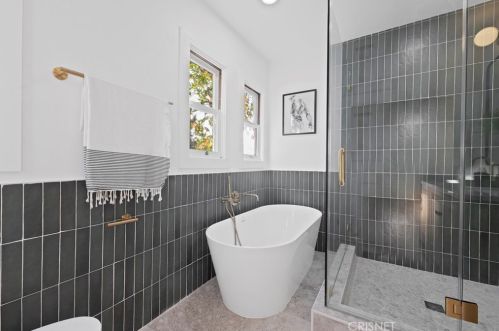 6554 Colbath Ave, Van Nuys CA  91401-1503 exterior