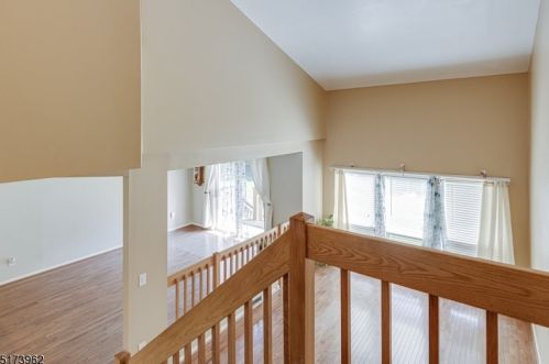 61 Woodland Dr, West Paterson NJ  07424-3707 exterior