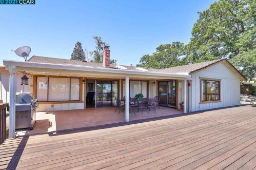 1030 Pine Meadow Ct, Pacheco CA  94553-4739 exterior