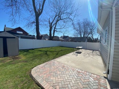 246 2nd St, North Lindenhurst, NY 11757-4803