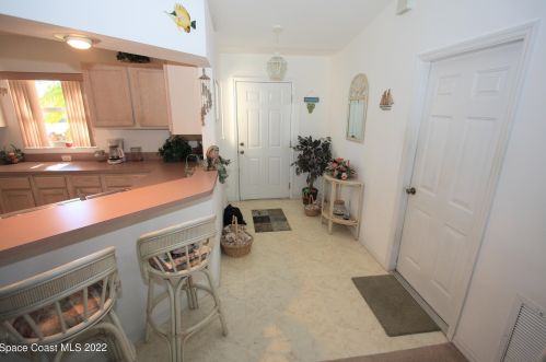 162 Delaware Ave, Sebastian, FL 32958-4516