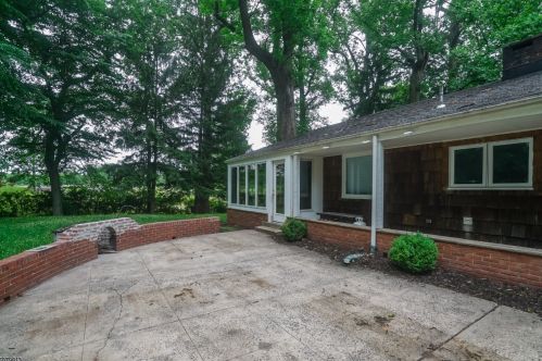 2031 Raritan Rd, Scotch Plains NJ  07076-4711 exterior