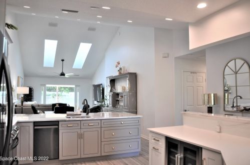 523 6th St, Vero Beach FL  32962-1687 exterior