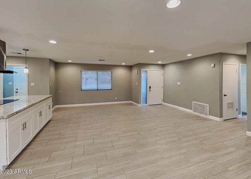 8719 Plaza Ave, Scottsdale AZ  85250-6710 exterior