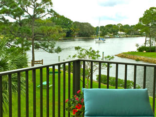 1001 Seafarer Cir, Jupiter FL  33477-9019 exterior