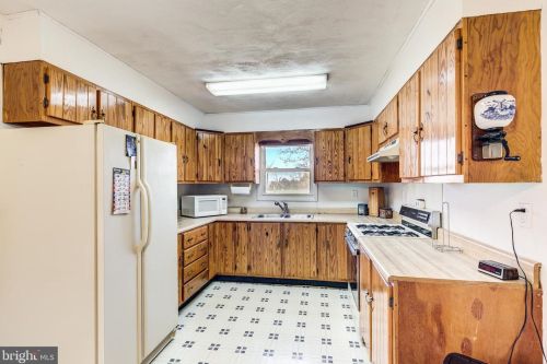 305 Ulricktown Rd, Littlestown PA  17340-9789 exterior