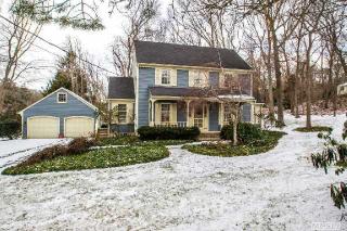 3 Clark St, Smithtown, NY 11787-1118