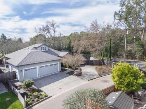 4498 Byrne Ct, Santa Rosa, CA 95409-2691
