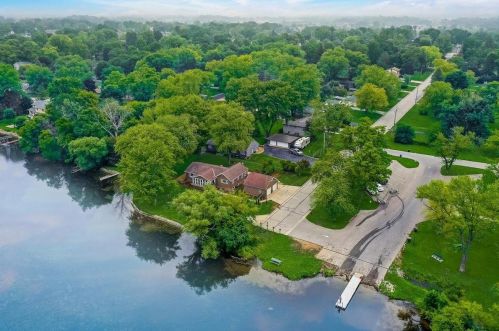 456 Andrews St, Mukwonago WI  53149-1504 exterior