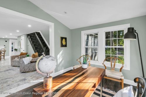 961 Front St, Tinton Falls NJ  07701-5615 exterior