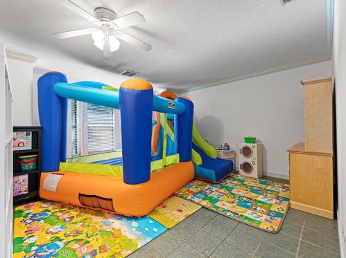 1050 31 Ave, Vero Beach FL 32960-4096 exterior