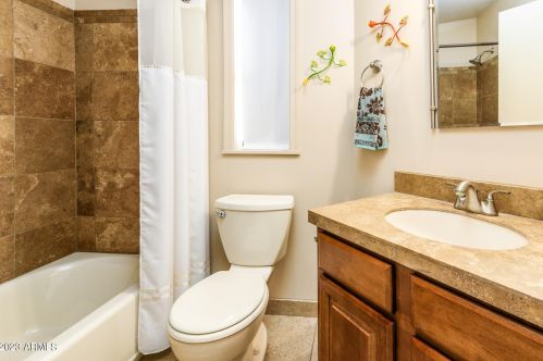 1935 Torrey Pne Ln, Chandler AZ  85249-3876 exterior