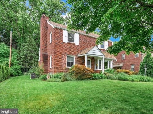 2015 County Line Rd, Ardmore, PA 19003-2732
