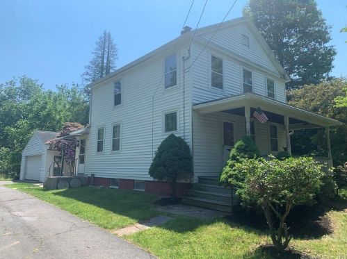 725 Westfield St, Middletown, CT 06457-1939