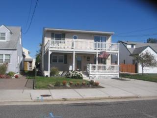 227 12th St, Brigantine City, NJ 08203-2209