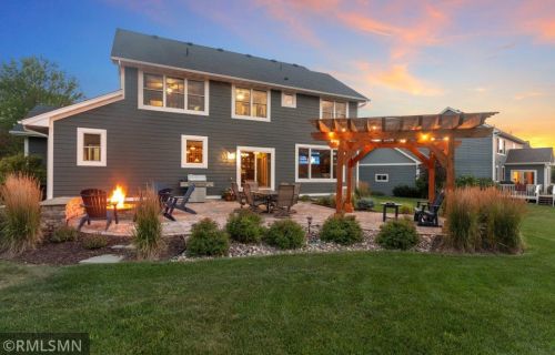 10822 Artesian Ln, Saint Paul, MN 55129-5240