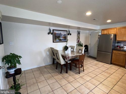 215 Van Buren St, Wilmington, DE 19805-3658