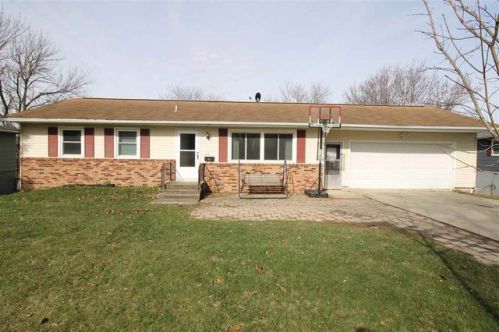 149 Circle Dr, Williamsburg, IA 52361-9345