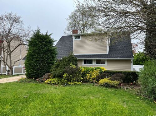 26 Patience Ln, Westbury, NY 11590-6215
