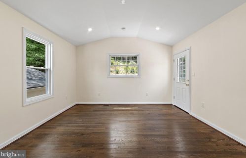 15906 Donald Curtis Dr, Woodbridge VA  22191-4250 exterior