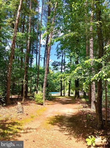 253 Jackson Rd, Berlin Boro NJ  08009-2618 exterior