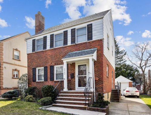 80-42 212th St, Jamaica, NY 11427-1015