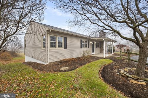 424 Orange St, Longlevel, PA 17368-1528
