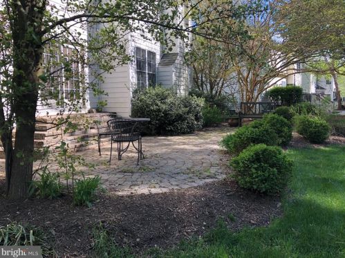 5616 Shoal Creek Dr, Haymarket, VA 20169-3112